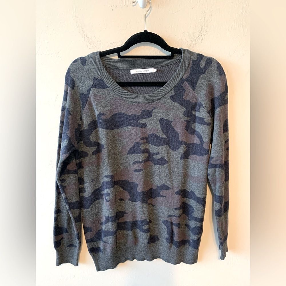 Stitches & Stripes camo print sweater size M